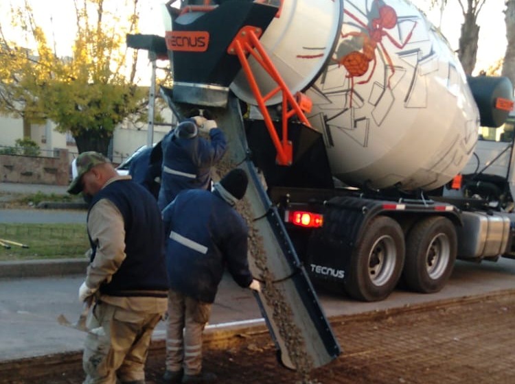 Trabajos de infraestructura y mantenimiento en Villa Argentina y otros barrios de Marcos Juárez