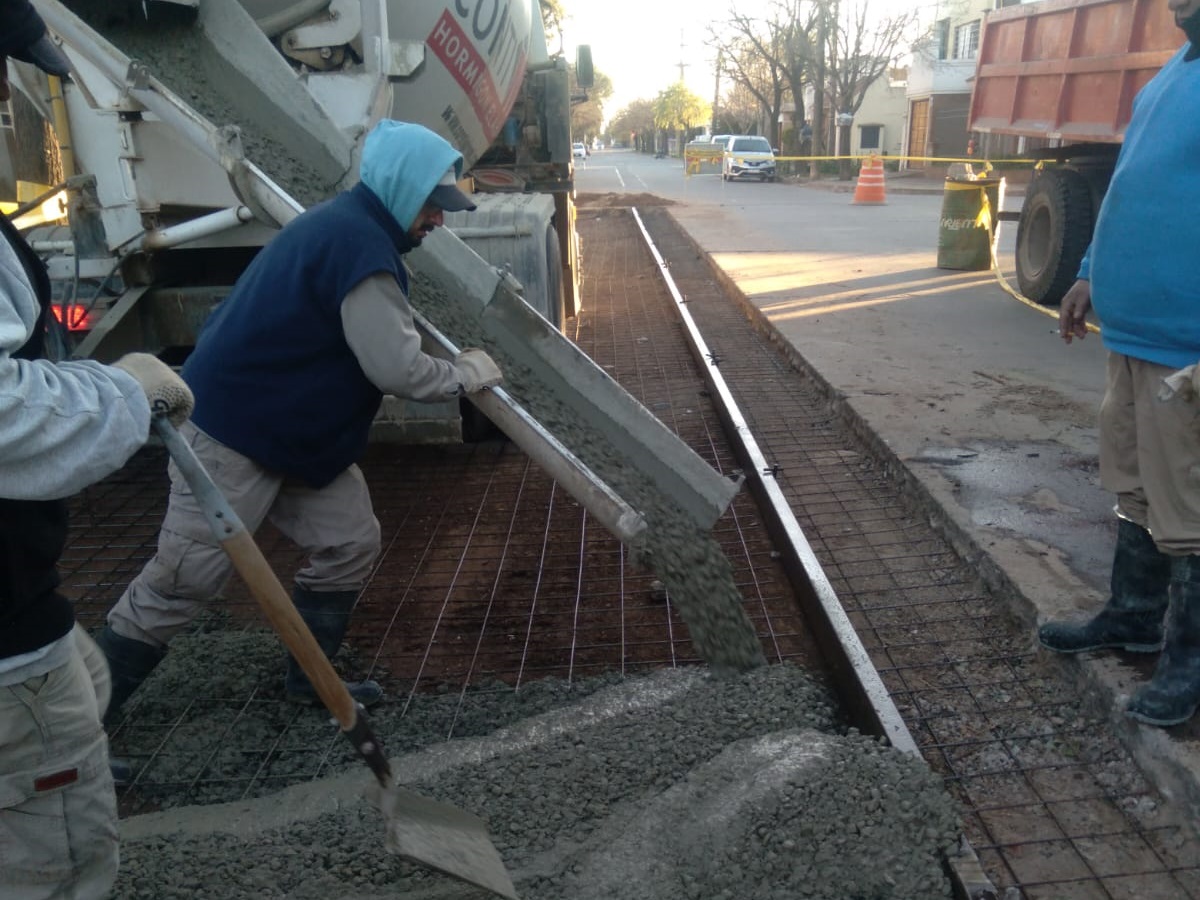 Hormigonado de calle Jujuy entre Santa Fe y Pje. Juan Cruz González