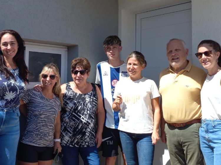 PROMUVI entregó la vivienda N° 243