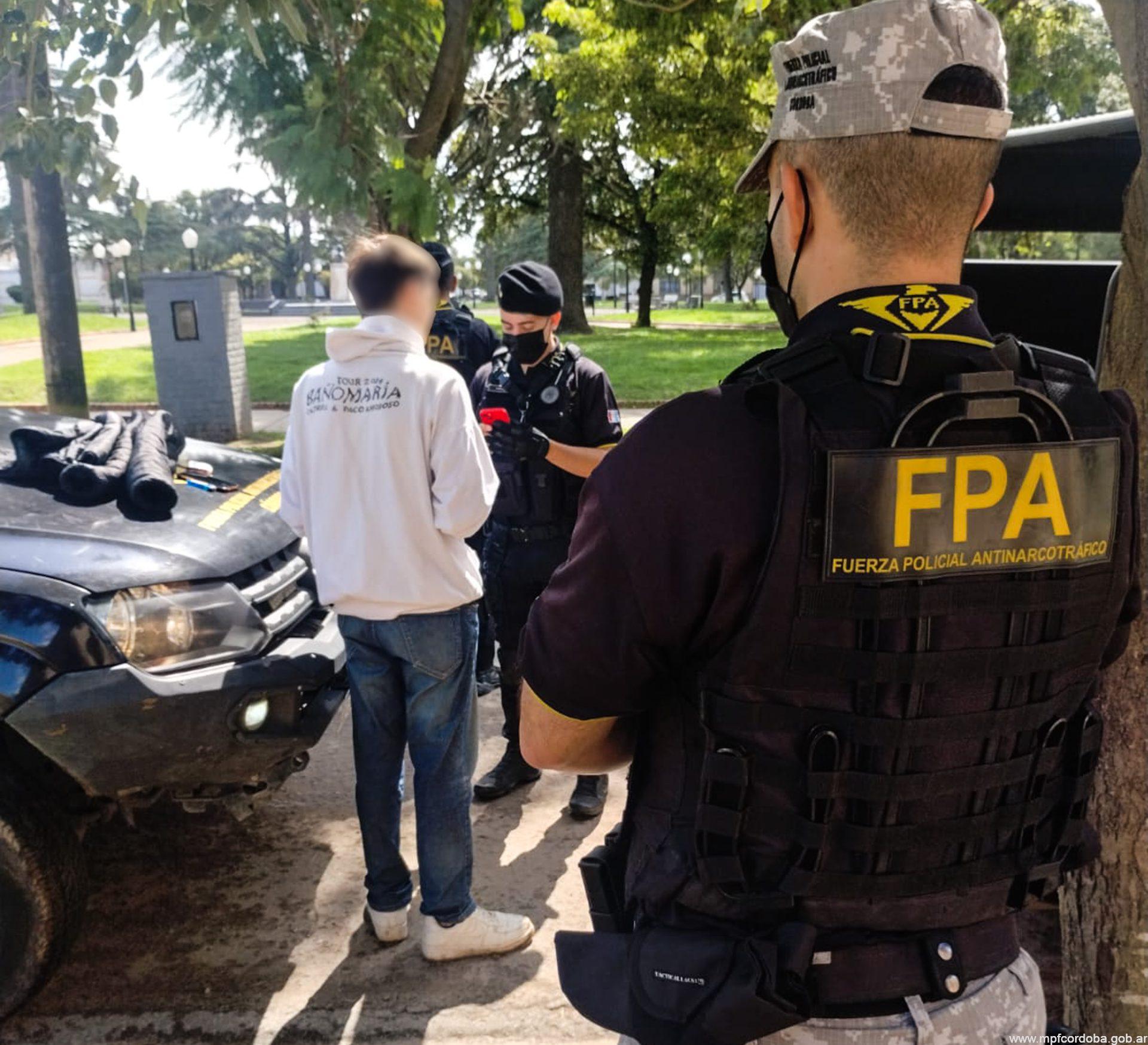 Cruz Alta: intentó fugarse con estupefacientes y fue detenido por la FPA