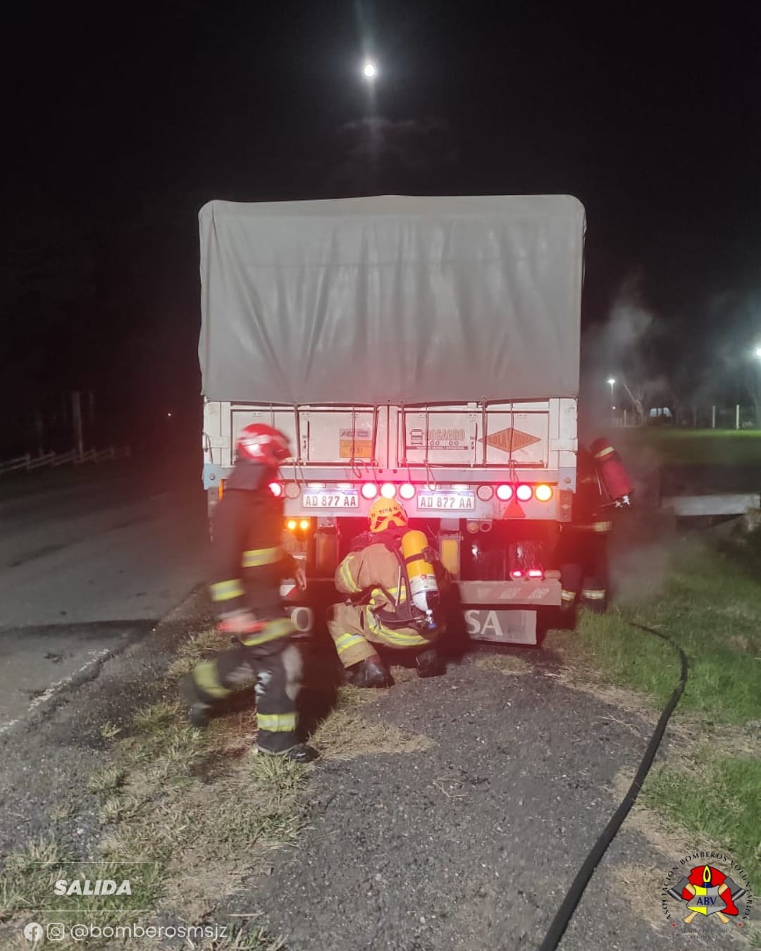 Incendio del acoplado de un camión en ruta 9 kilómetro 450