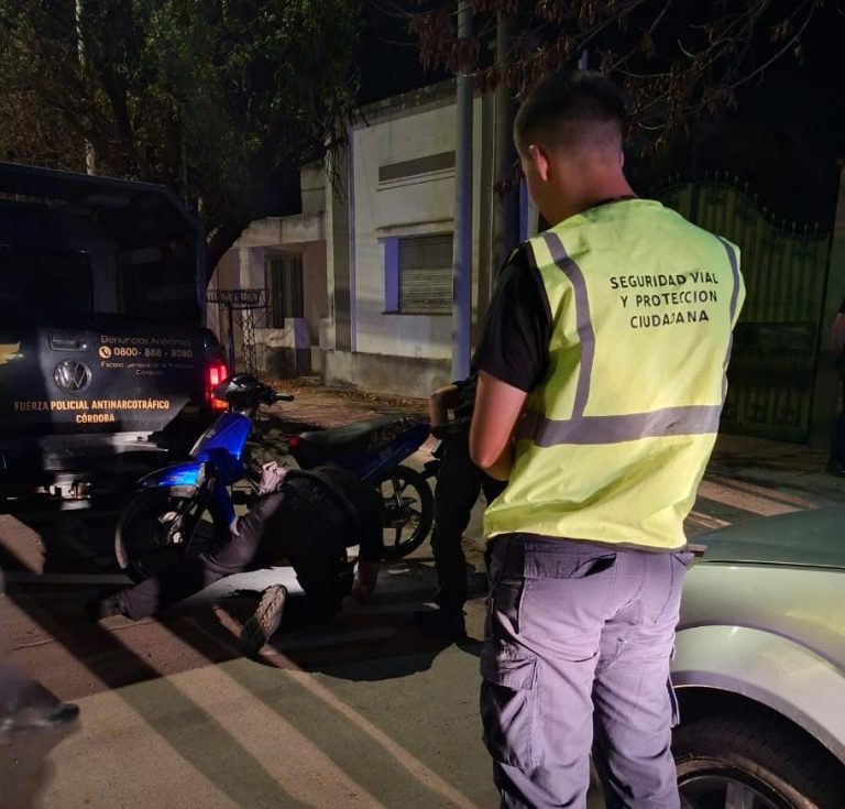 En un operativo antidrogas se secuestró una motocicleta en Villa Argentina
