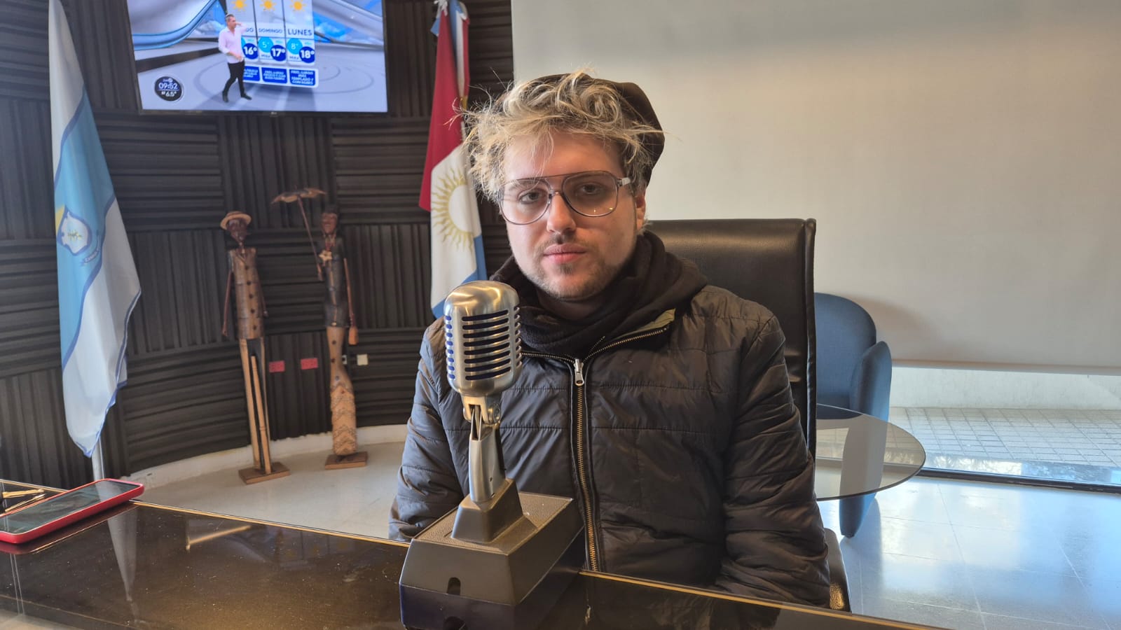 Pelican Luke presenta“Un eclipse perfecto” en un show solidario en el auditorio de la Coyspu