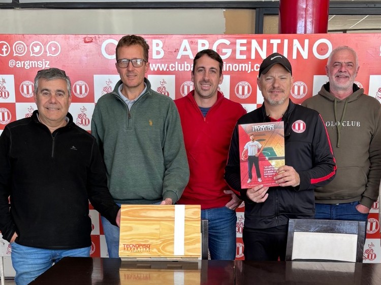 El Club Argentino tendrá un piso de nivel internacional en su cancha de básquet