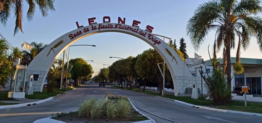 Dejó el auto estacionado en una estación de servicio de Leones y le robaron dos notebooks y dinero