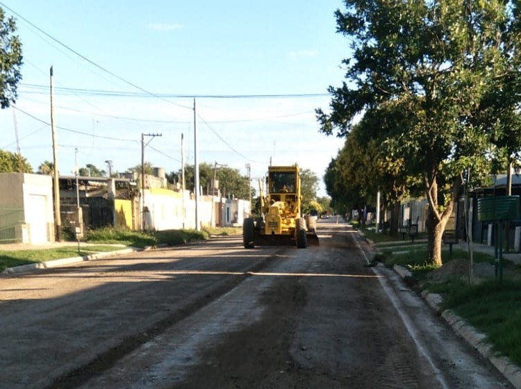 Continúan trabajos en la Villa Argentina y la reparación de calzadas en la zona norte de Marcos Juárez