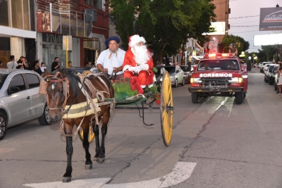 Papá Noel llenó de magia y alegría a Marcos Juárez