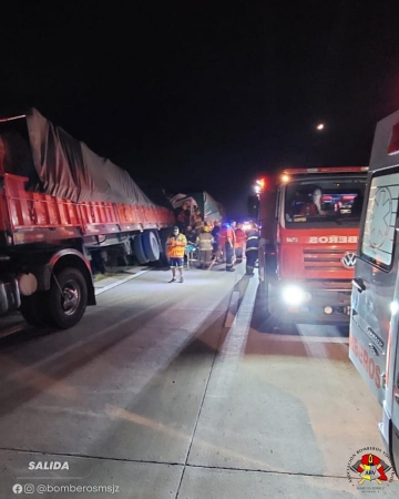 Dos conductores heridos tras chocar en autopista kilómetro 436