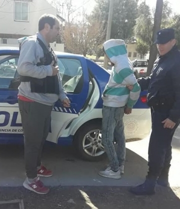 Desvalijó la vivienda de la pareja fallecida en Corral de Bustos, huyó y lo detuvieron