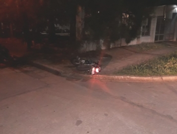 Leones: adolescente sufrió graves lesiones al chocar en moto