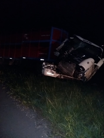 Leones: camionero chocó a otro que transportaba carga peligrosa