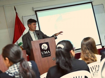 Universidad María Auxiliadora de Lima distinguió al Dr. Daniel Passerini