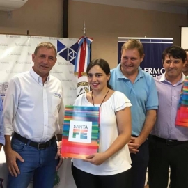 Las Parejas: entregaron escrituras del programa 