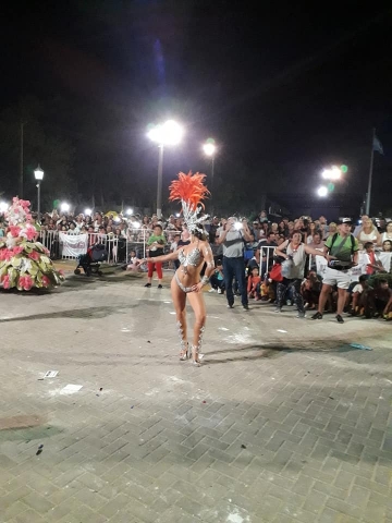 Monte Buey: 5000 personas disfrutaron del carnaval con Sergio Gallegillo