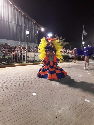 Monte Buey: 5000 personas disfrutaron del carnaval con Sergio Gallegillo