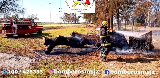 Bomberos voluntarios dos salidas por incendio
