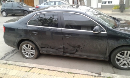 Dos masculinos sufrieron politraumatismos tras un accidente en Leones

