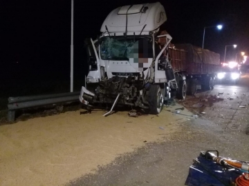 Leones: muere un cañadense en accidente entre dos camiones