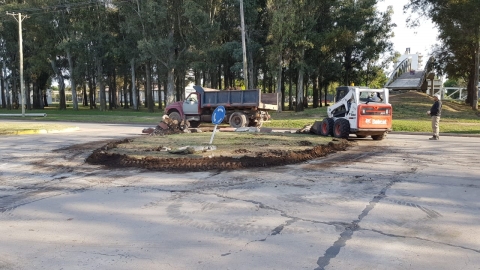 Marcos Juárez: retiran las rotondas de calle J  B Justo
