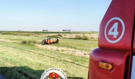 Marcos Juárez: automóvil impactó contra un camión en autopista