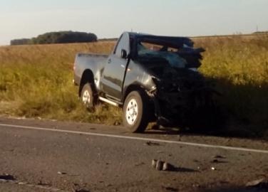 Muere el conductor de una camioneta que impactó frontalmente con un camión