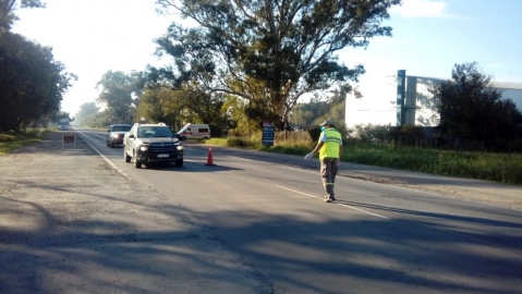 Controles en Ruta 9: toman temperatura a quien ingresa a Cañada de Gómez