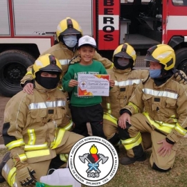 Bomberos de Corral de Bustos reconocieron al niño de 9 años que salvó a su hermanito
