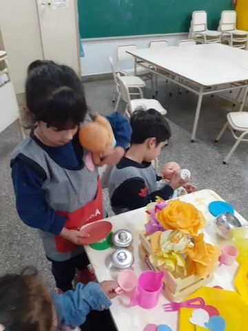 Jardín Alberdi festeja su día convocando a decorar los frentes de las casas