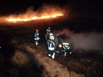 Murió en el interior de su auto incendiado