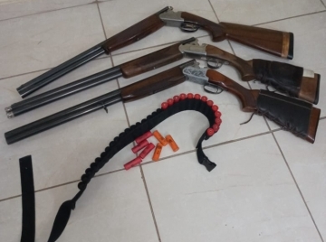 Escucharon disparos y los detuvieron cazando con armas ilegales