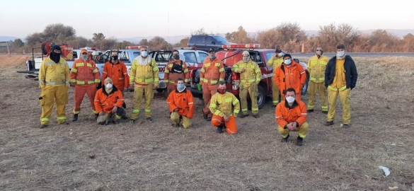 “Muchos jóvenes crearon sus propias herramientas para ayudarnos”, dijo el bombero Germán Trigos