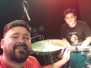 Sábado 18 horas: 