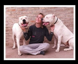 Cría Dogos Argentinos hace 11 años y ganó en competencias mundiales