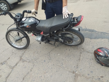 Doble salida de bomberos por choques entre autos y motos
