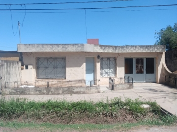 La encontraron en el techo con pertenencias ajenas