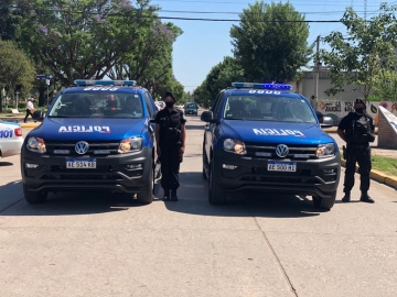 Gobierno entrega 4 pick up equipadas para el patrullaje