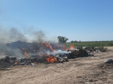 Bomberos utilizaron 20 mil litros de agua para apagar incendio de basura