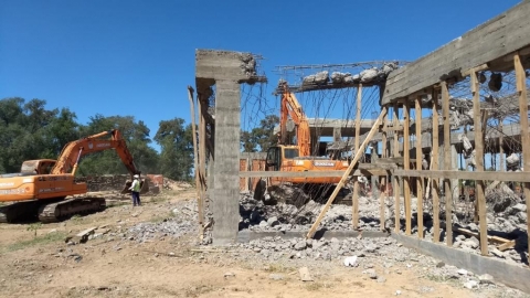 Provincia informa el estado de situación de la demolición de vigas y losas del edificio escuela Proa Marcos Juárez