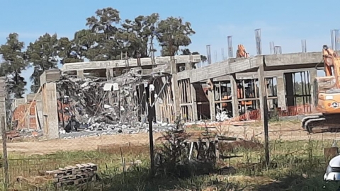 Provincia informa el estado de situación de la demolición de vigas y losas del edificio escuela Proa Marcos Juárez