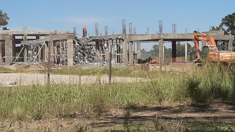 Provincia informa el estado de situación de la demolición de vigas y losas del edificio escuela Proa Marcos Juárez