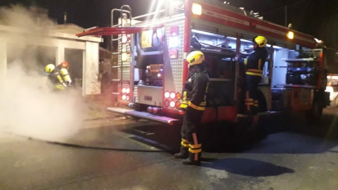 Incendio de un local comercial en calle Efrain Quinteros