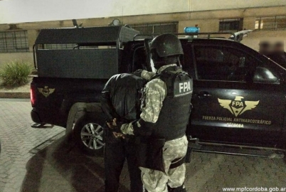 Familia marcosjuarense detenida por delivery de drogas
