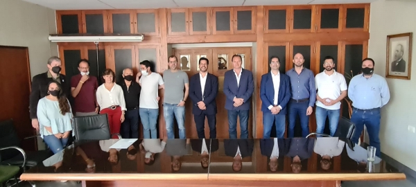 Dellarossa firmó un convenio con Cluster Tic Villa María