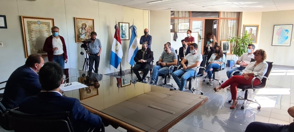 Dellarossa firmó un convenio con Cluster Tic Villa María