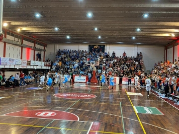En un clásico para el infarto, Argentino ganó 75 a 74 y habrá tercer partido en San Martín
