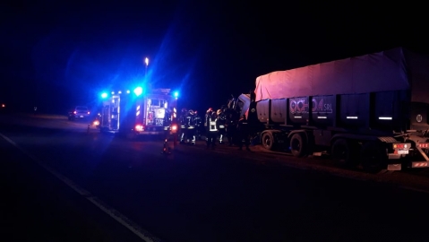 Bebé y dos adultos fueron trasladados al hospital tras incendiarse una habitación