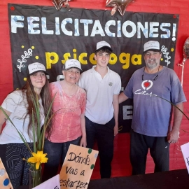 Abandonó la carrera por sus hijos, superó una enfermedad y hoy es psicóloga 