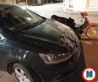 Choque entre auto y camión en autopista Rosario-Córdoba