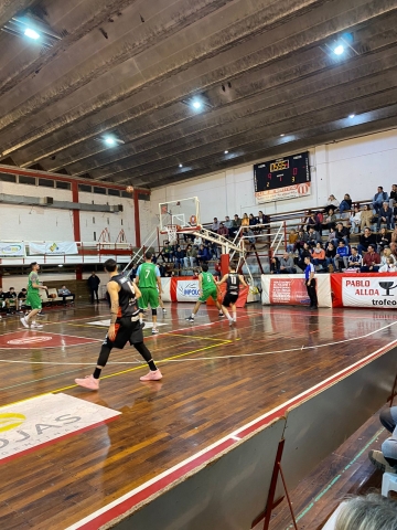 Argentino superó por 66 a 46 a Sarmiento y quedó como líder del ascenso de la Cañadense
