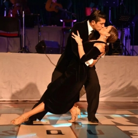 Aires de Tango: “La gente se enganchaba cada vez más con los artistas, ya estamos planificando el próximo”